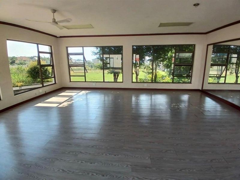 3 bedroom Apartment For Sale in Summerset, Midrand - Photo 2
