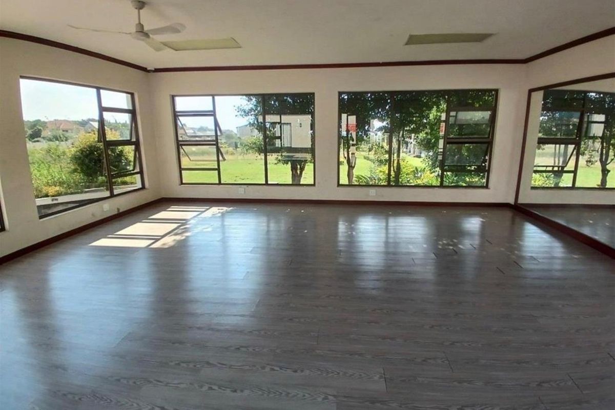 3 bedroom Apartment For Sale in Summerset, Midrand - Photo 2