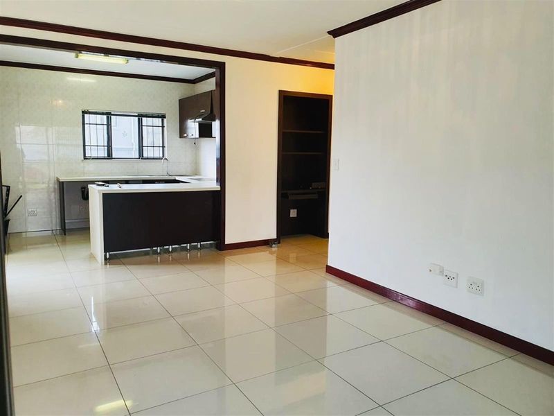 3 bedroom Apartment For Sale in Summerset, Midrand - Photo 4