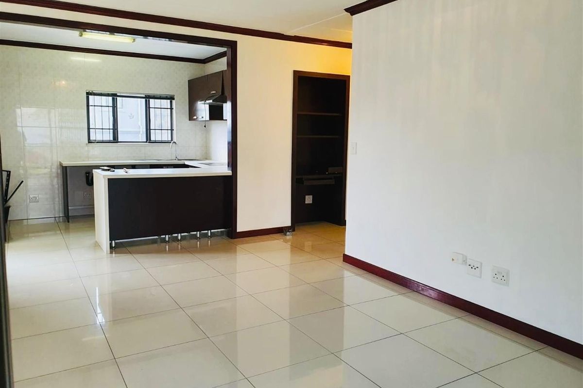 3 bedroom Apartment For Sale in Summerset, Midrand - Photo 5
