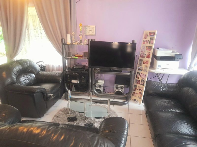 House For Sale in Brookdale, Phoenix, KwaZulu Natal - Photo 5