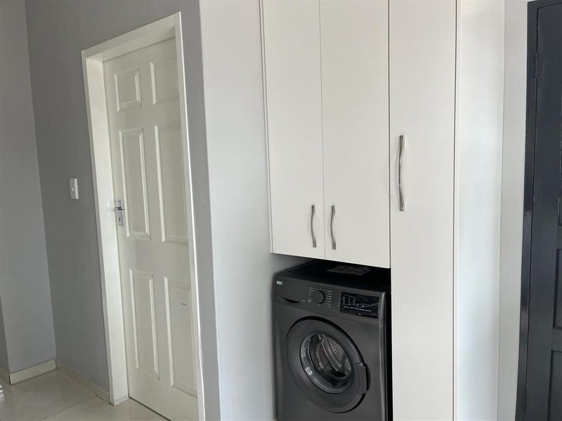 Cottage To Rent in Wendywood, Sandton - Photo 4