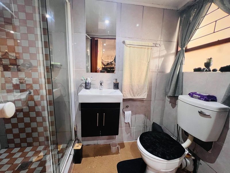 Bachelor apartment To Rent in Plattekloof 3, Plattekloof, Parow - Photo 10