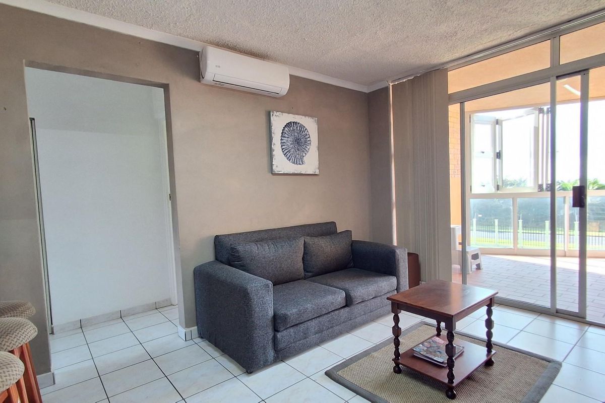 Modern Spacious Sea-View Apartment in Prime Uvongo Location - Photo 4