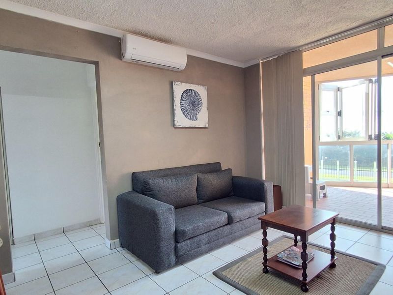 Modern Spacious Sea-View Apartment in Prime Uvongo Location - Photo 4