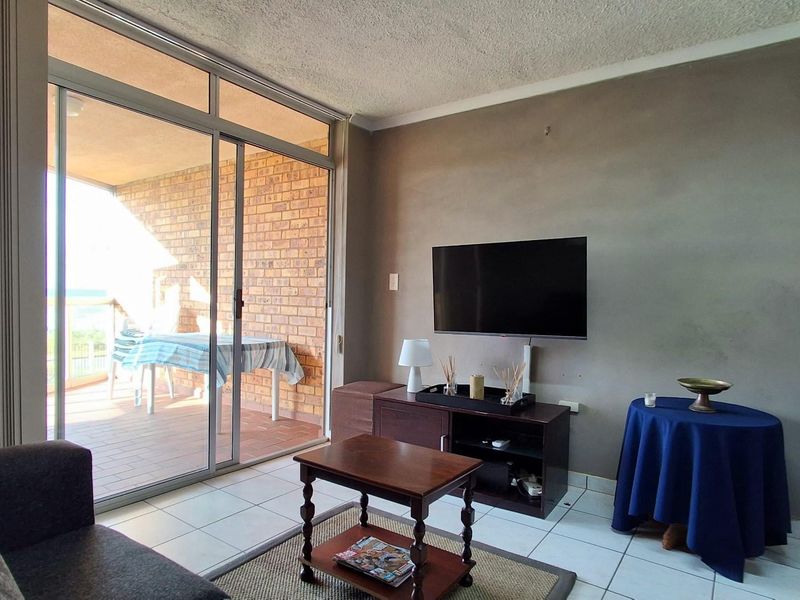 Modern Spacious Sea-View Apartment in Prime Uvongo Location - Photo 5