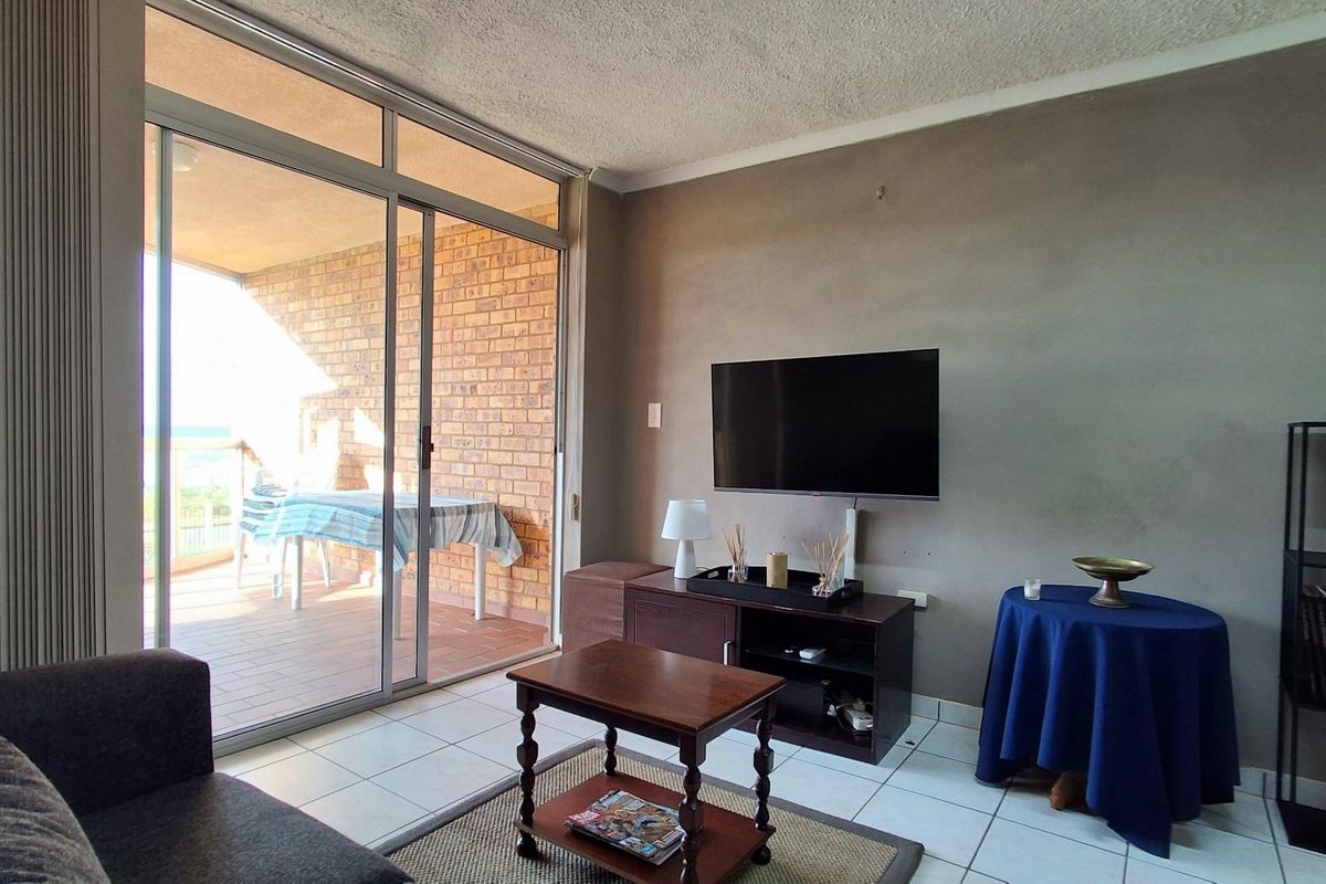 Modern Spacious Sea-View Apartment in Prime Uvongo Location - Photo 5