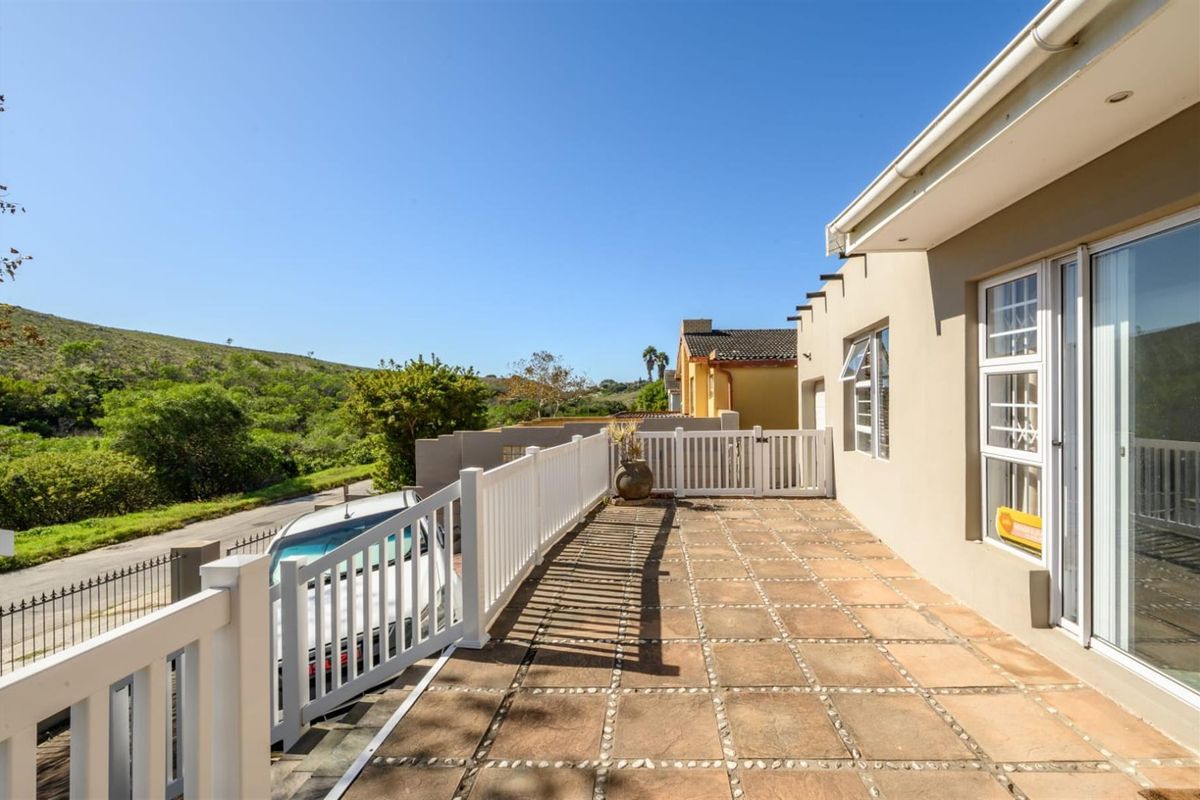 House For Sale in Westering, Port Elizabeth - Photo 2