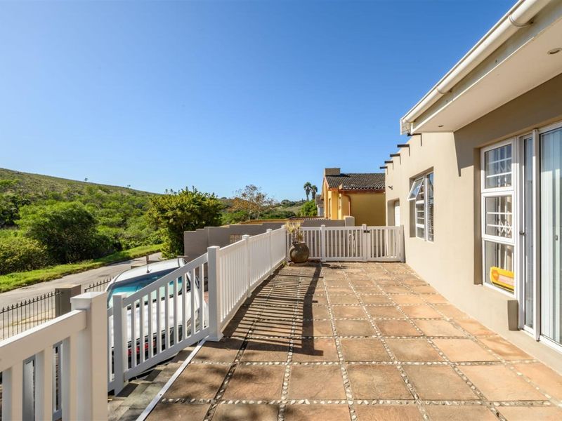 House For Sale in Westering, Port Elizabeth - Photo 2