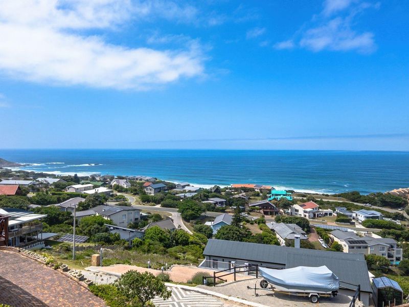 7 Bedroom House with Ocean Views For Sale in Brenton On Sea, Knysna - Photo 4