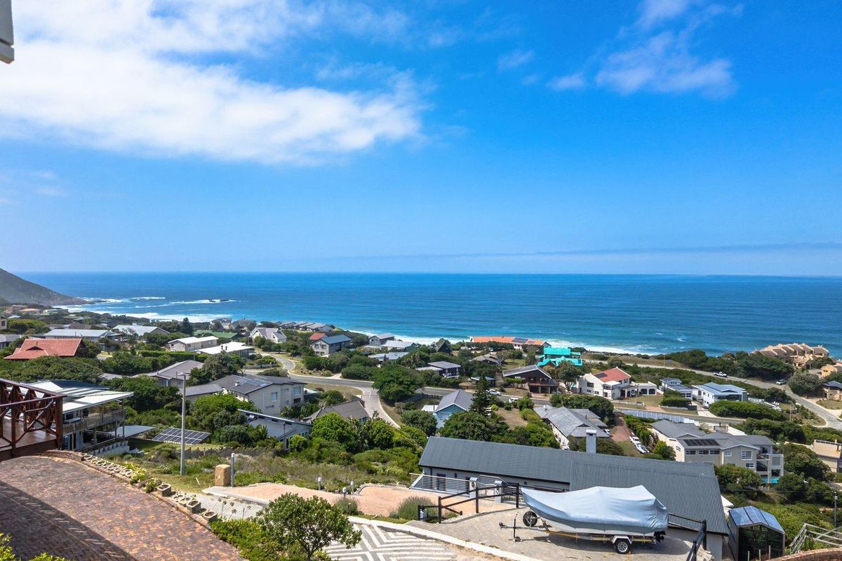 7 Bedroom House with Ocean Views For Sale in Brenton On Sea, Knysna - Photo 4