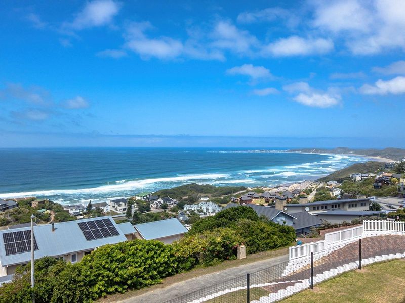7 Bedroom House with Ocean Views For Sale in Brenton On Sea, Knysna - Photo 3