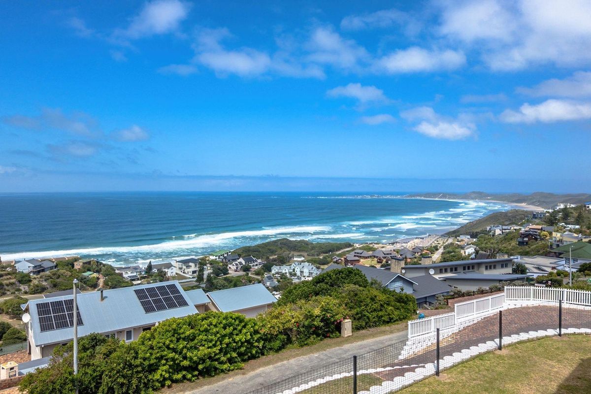 7 Bedroom House with Ocean Views For Sale in Brenton On Sea, Knysna - Photo 3