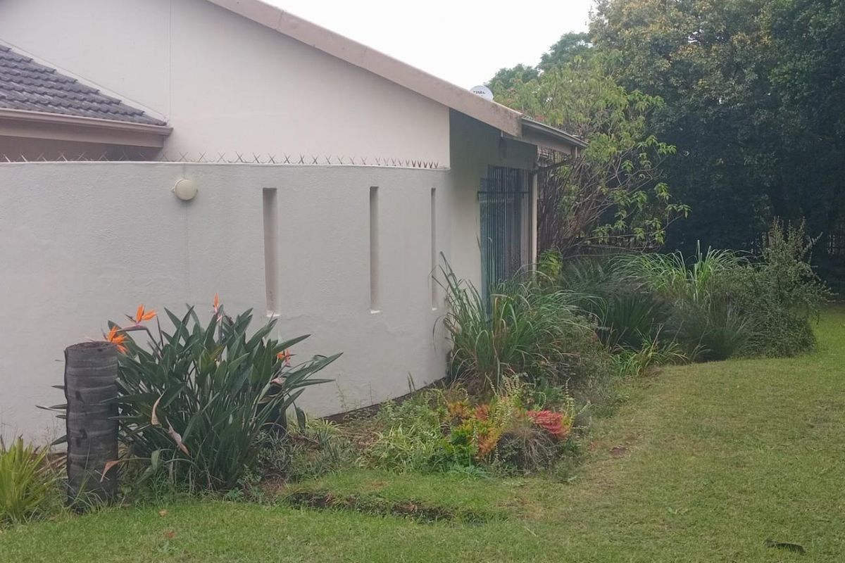 House For Sale in Aviary Hill Newcastle KwaZulu Natal - Photo 3