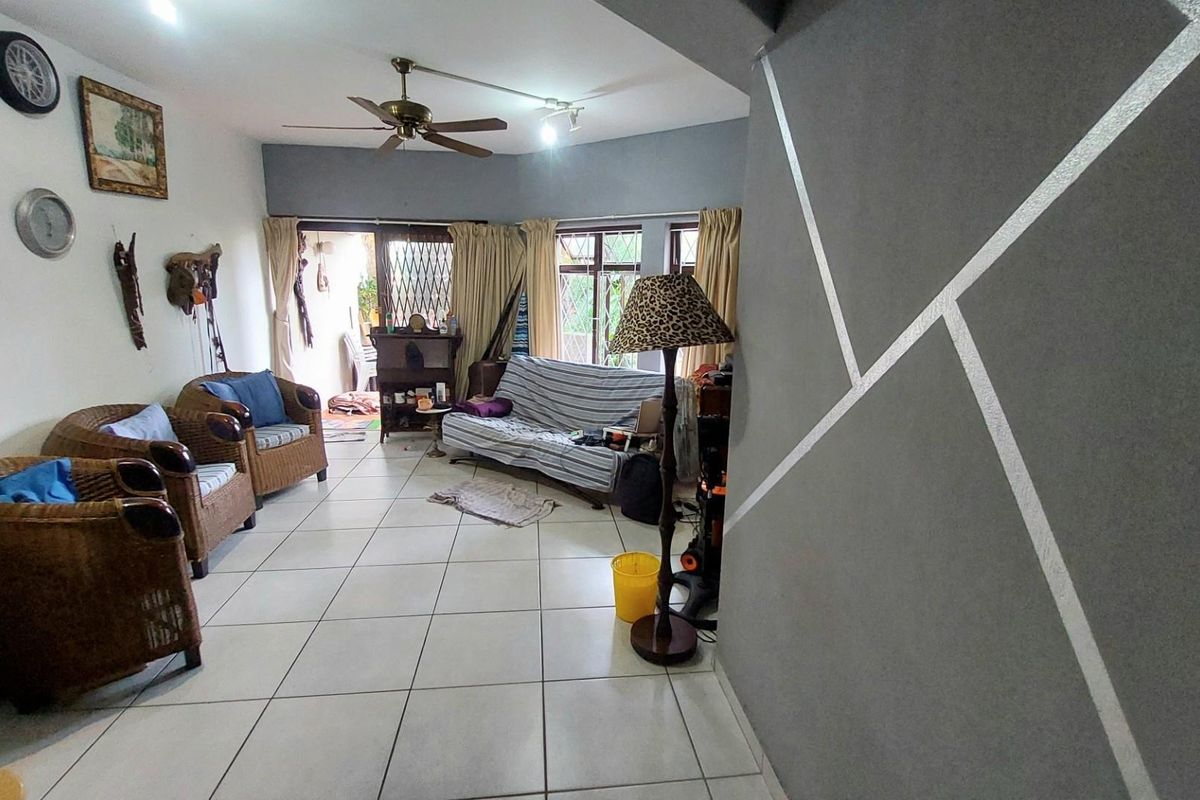 Pet-Friendly Coastal Apartment Steps from Manaba Beach - Photo 4