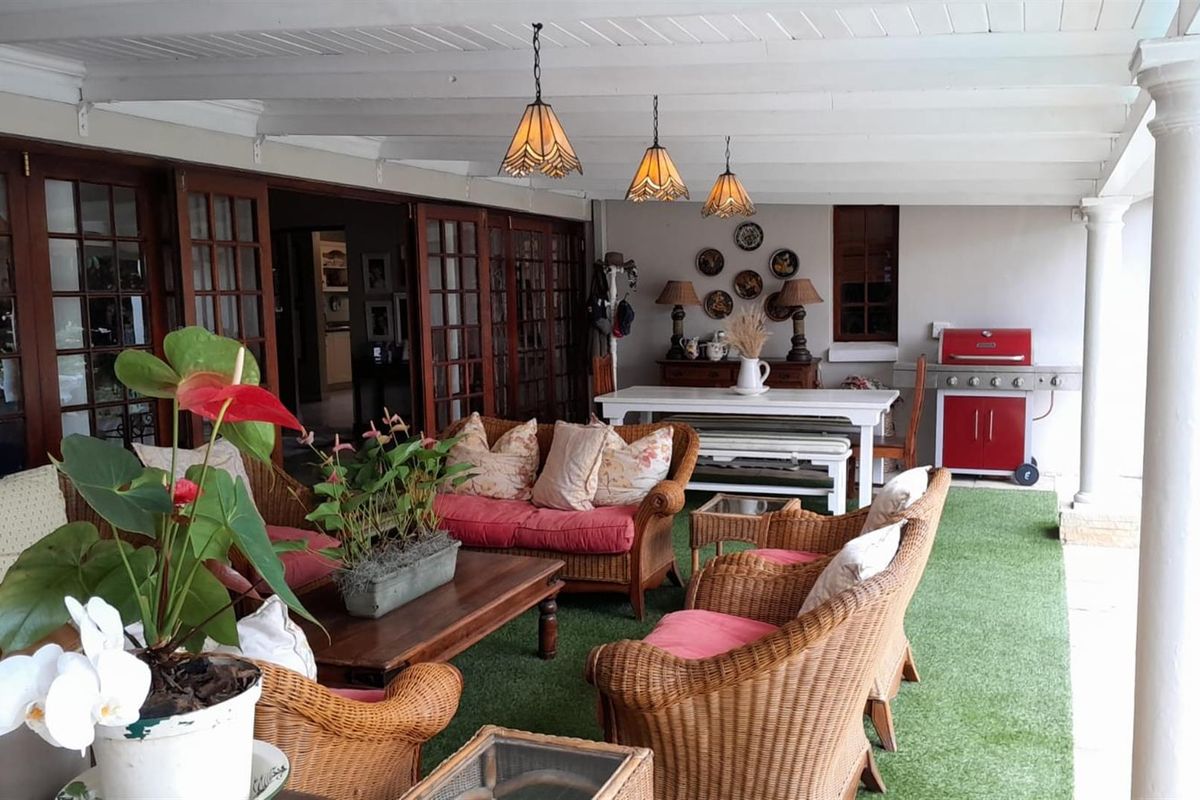 LUXURY HOME IN TRANQUIL ESTATE - BALLITO, KZN - Photo 4