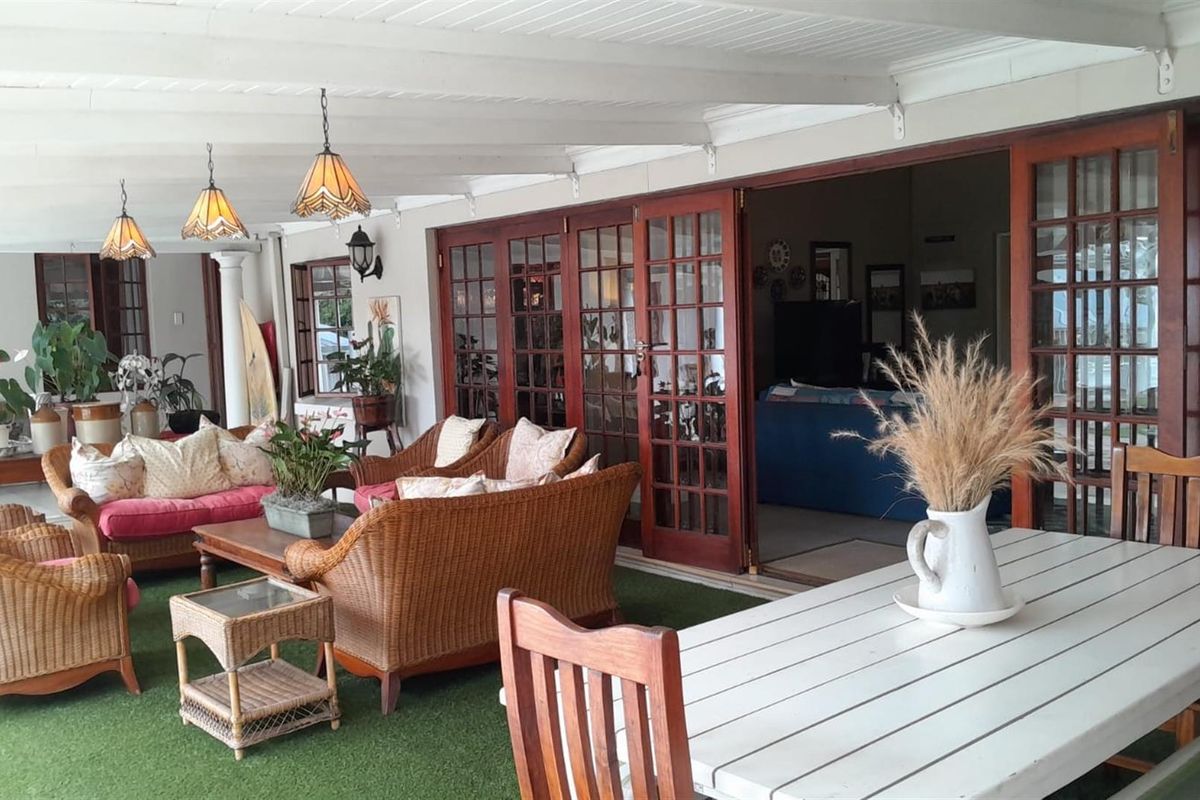 LUXURY HOME IN TRANQUIL ESTATE - BALLITO, KZN - Photo 3