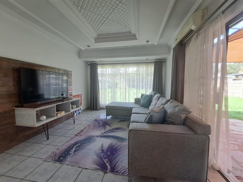 3 Bedrom house For Sale in Brackendowns Alberton, Gauteng - Photo 5