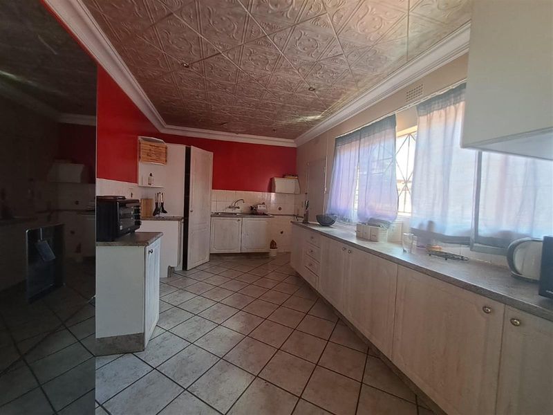 3 Bedrom house For Sale in Brackendowns Alberton, Gauteng - Photo 7