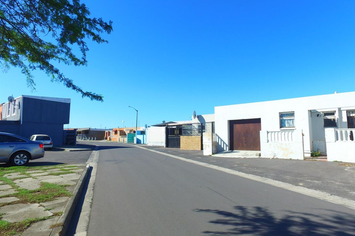 3 Bedroom home for sale in Belhar - Photo 2