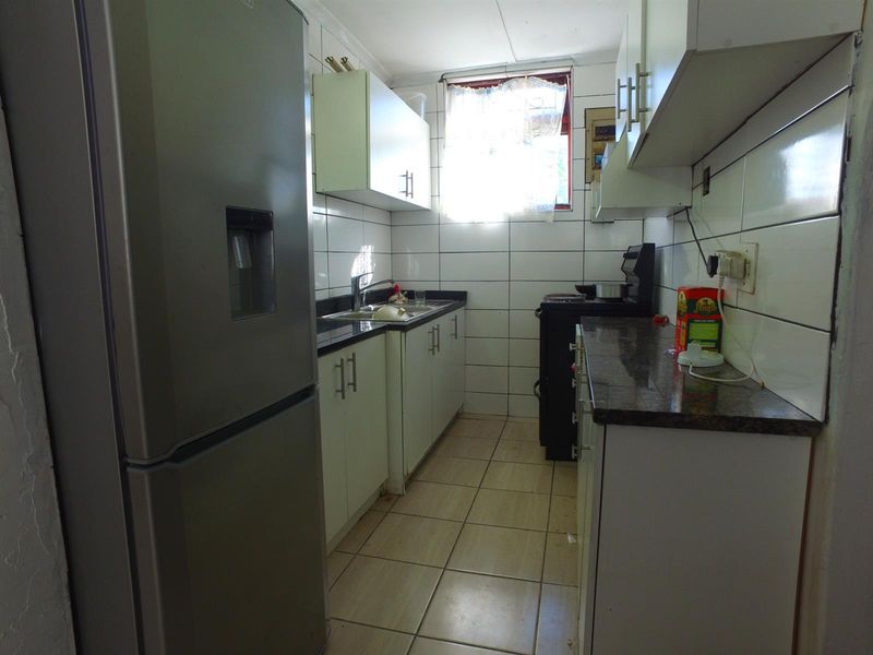3 Bedroom home for sale in Belhar - Photo 4