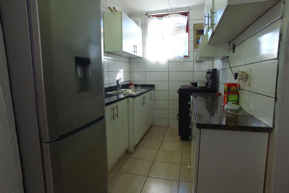 3 Bedroom home for sale in Belhar - Photo 4