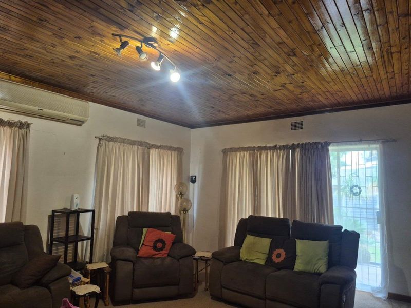 Heuwelsig Haven: Where Family Memories Find a Home - Photo 8