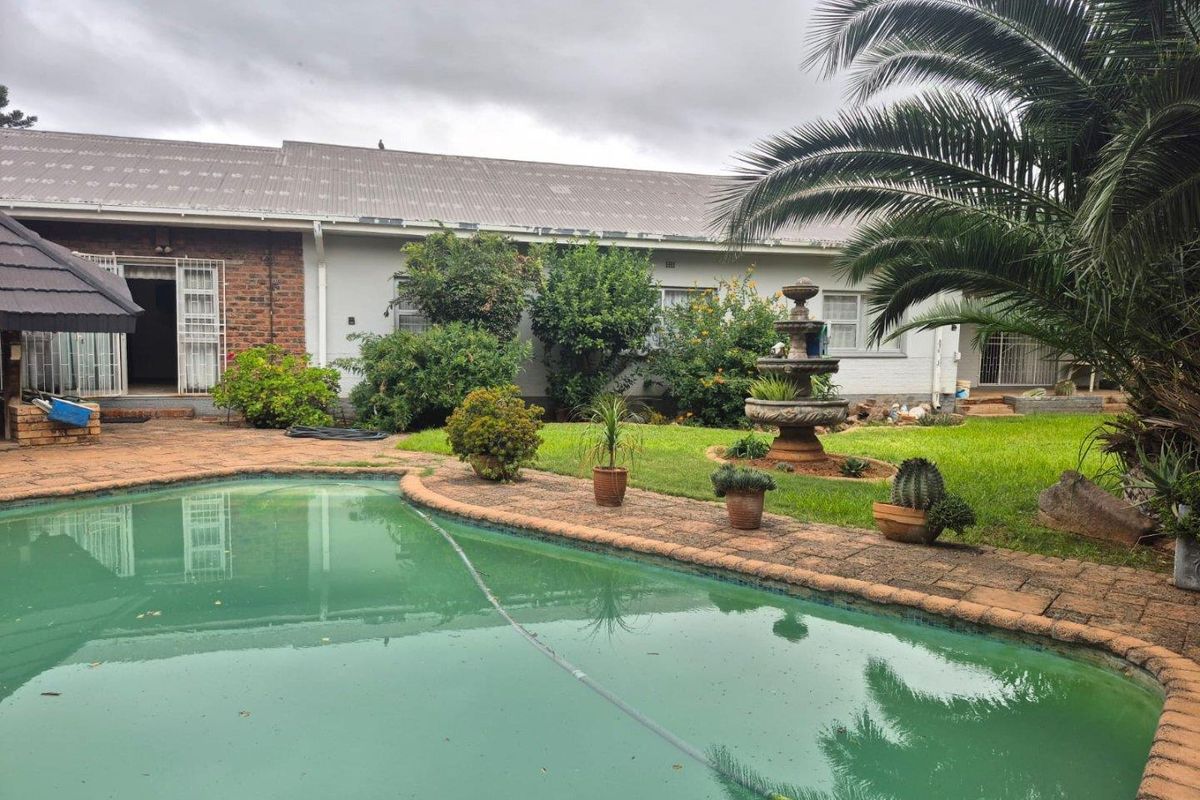 Heuwelsig Haven: Where Family Memories Find a Home - Photo 2