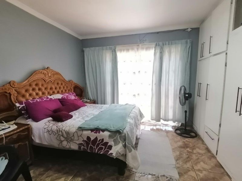 The Heart of Home: Where Comfort Meets Endless Potential in Riviera, Kimberley - Photo 10