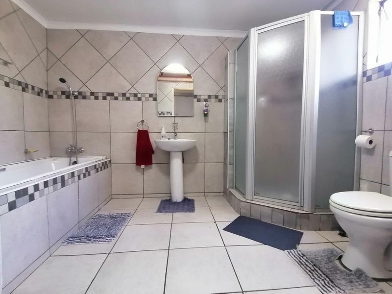 The Heart of Home: Where Comfort Meets Endless Potential in Riviera, Kimberley - Photo 4