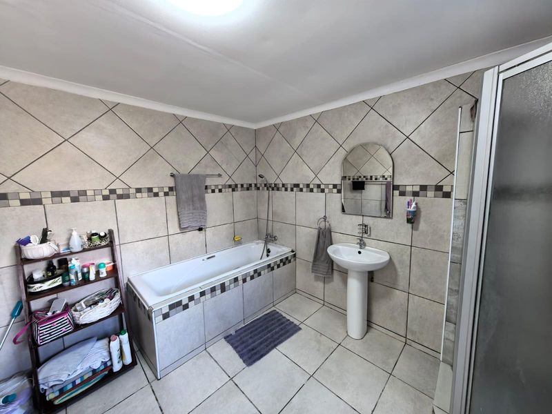 The Heart of Home: Where Comfort Meets Endless Potential in Riviera, Kimberley - Photo 8