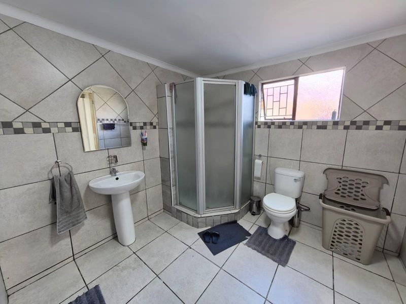The Heart of Home: Where Comfort Meets Endless Potential in Riviera, Kimberley - Photo 6