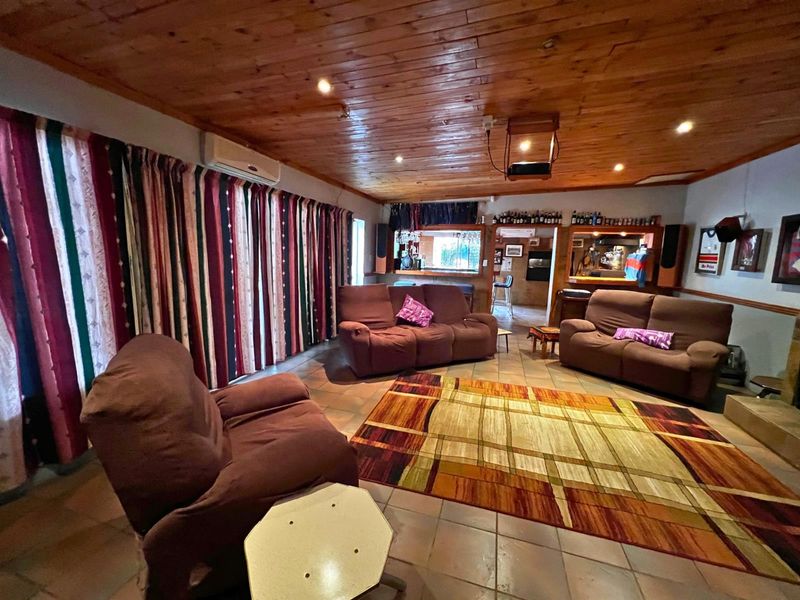 5 Bedroom, Spacious Family Home in Rooihuiskraal, Centurion - Photo 8