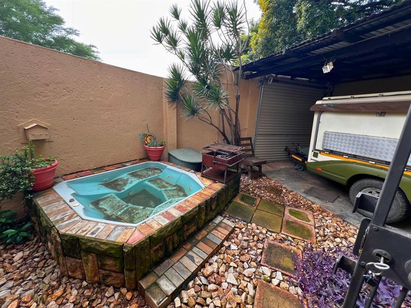 5 Bedroom, Spacious Family Home in Rooihuiskraal, Centurion - Photo 9