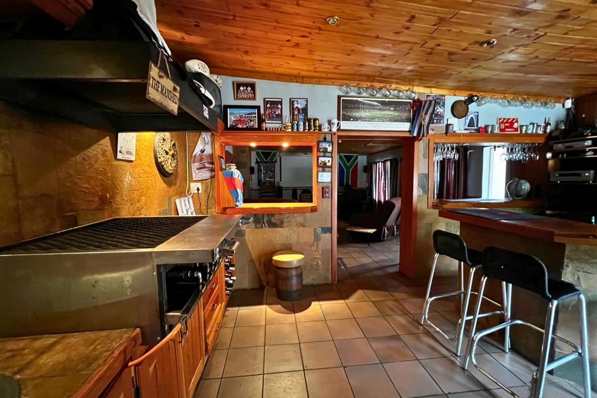 5 Bedroom, Spacious Family Home in Rooihuiskraal, Centurion - Photo 3