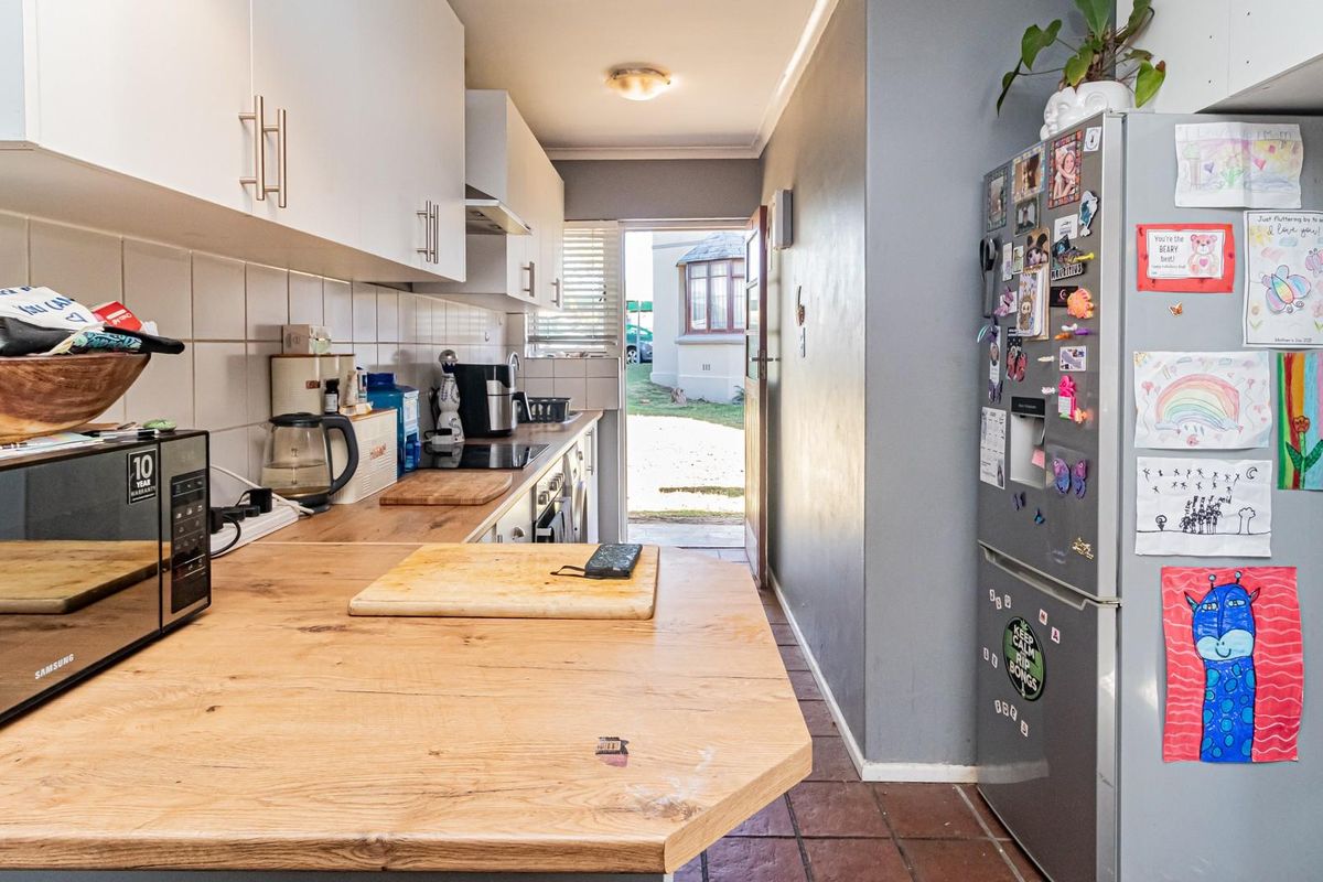 Modern Ground Floor Townhouse in Security Estate - Photo 3