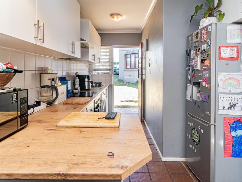 Modern Ground Floor Townhouse in Security Estate - Photo 3