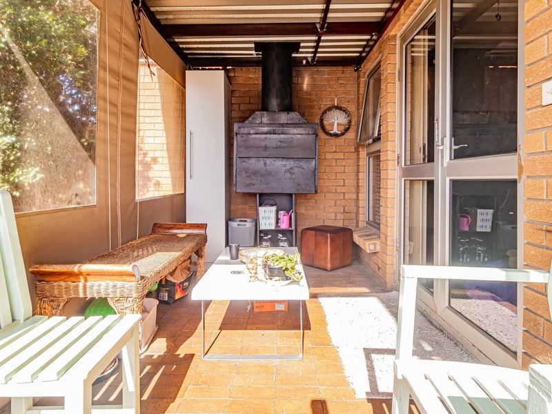 Modern Ground Floor Townhouse in Security Estate - Photo 7