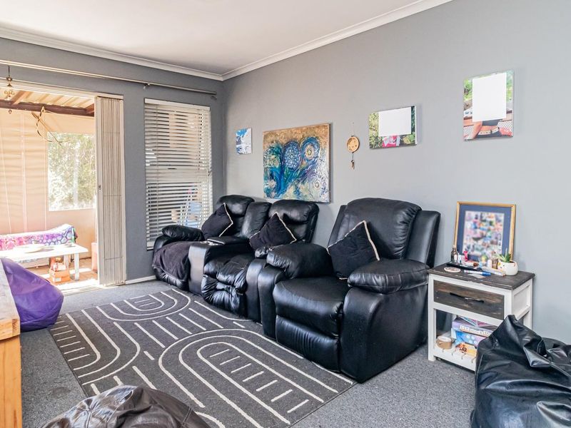 Modern Ground Floor Townhouse in Security Estate - Photo 8