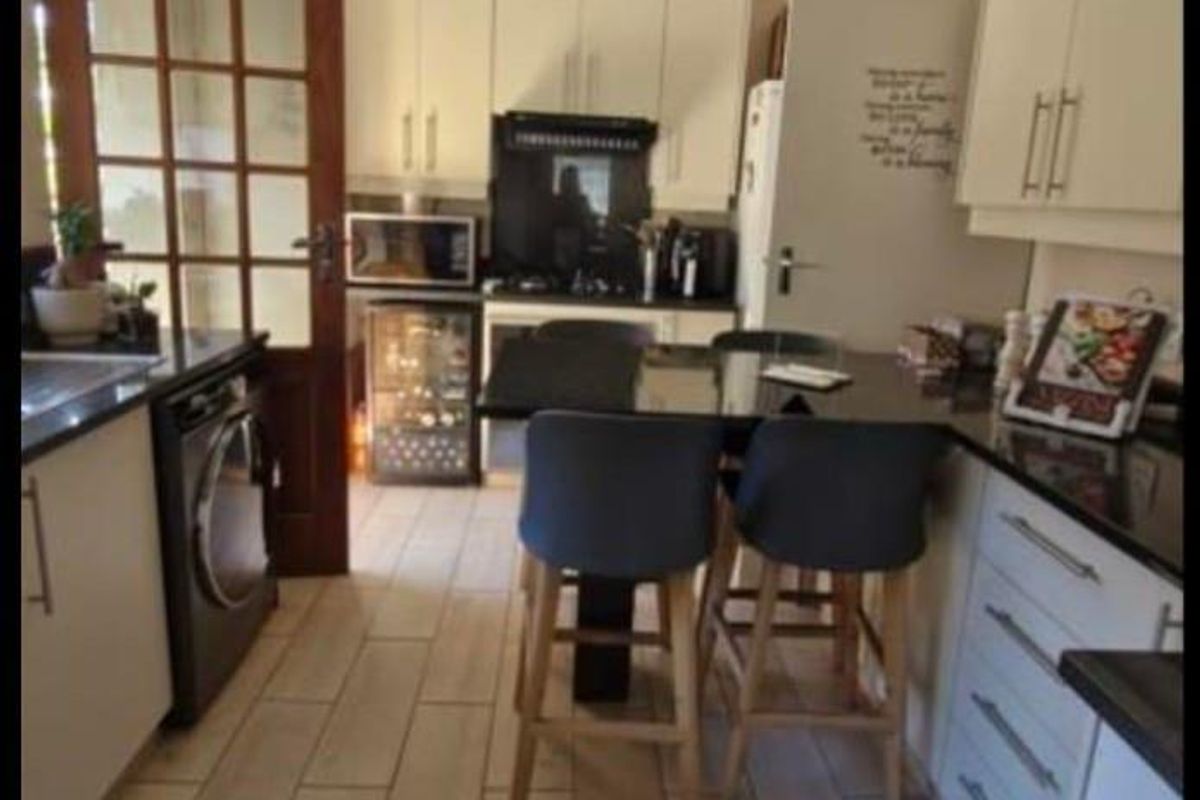 3 BEDROOM HOUSE FOR SAL IN THE STEWARD BENONI - Photo 4