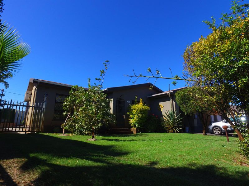 Three bedroom Family home for sale in Oakdene, Kuilsriver - SOLD! - Photo 2