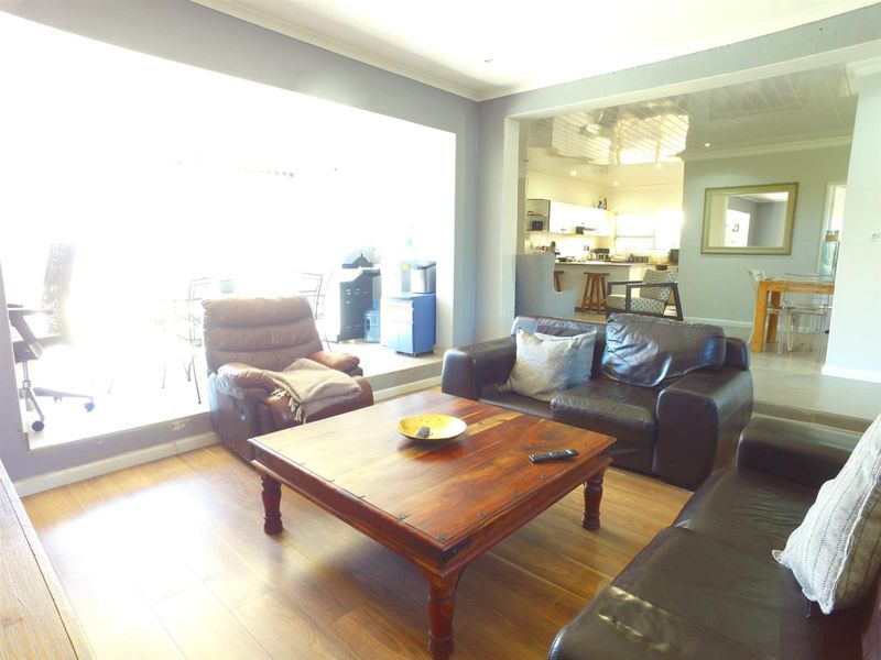 Three bedroom Family home for sale in Oakdene, Kuilsriver - SOLD! - Photo 9