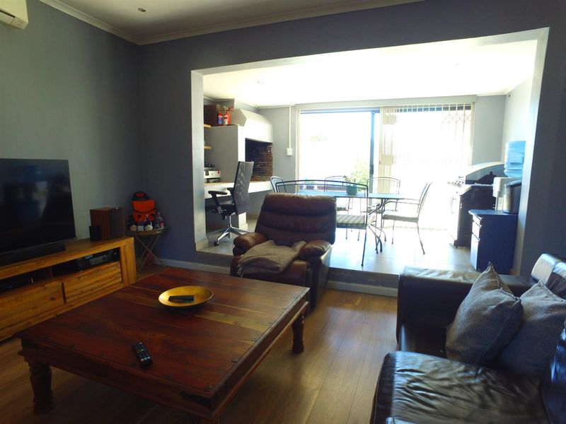 Three bedroom Family home for sale in Oakdene, Kuilsriver - SOLD! - Photo 7