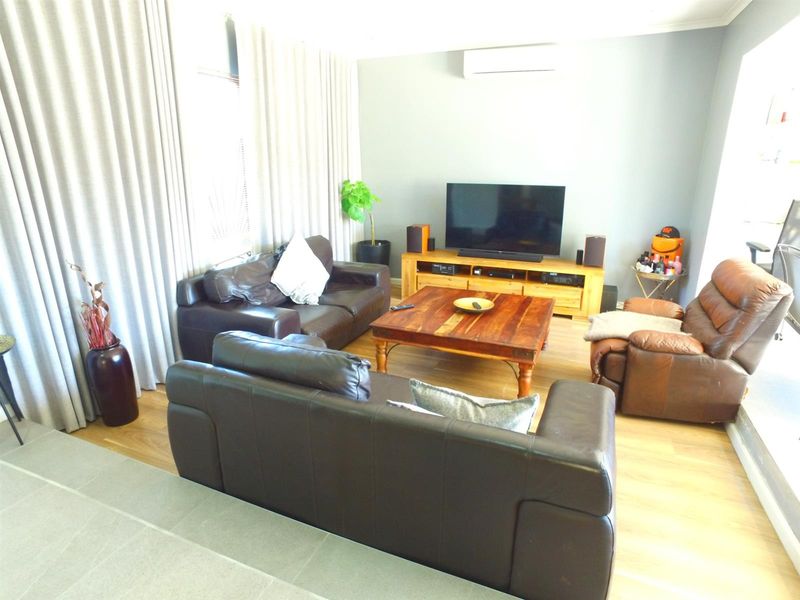 Three bedroom Family home for sale in Oakdene, Kuilsriver - SOLD! - Photo 5