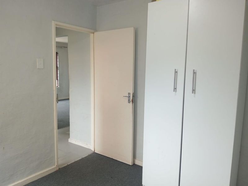 3 Bedroom Apartment in Amalinda - Photo 10