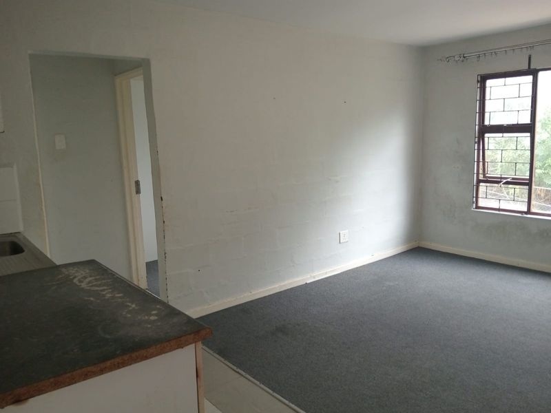 Well-Priced 3 Bedroom Apartment in Sohco, Amalinda - Great Investment Opportunity - Photo 5
