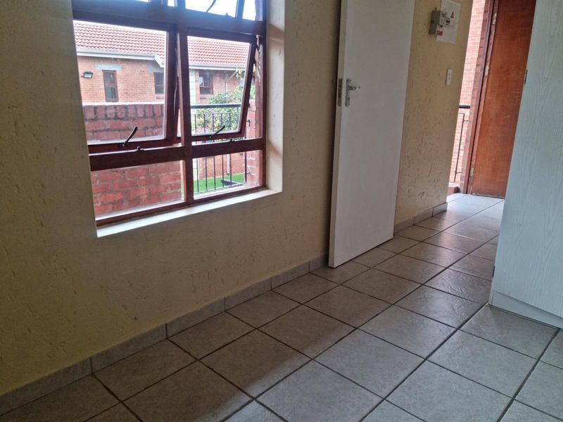 Gorgeous 3 Bedroom Apartment in Amorosa Available to Rent Immediately - Photo 7