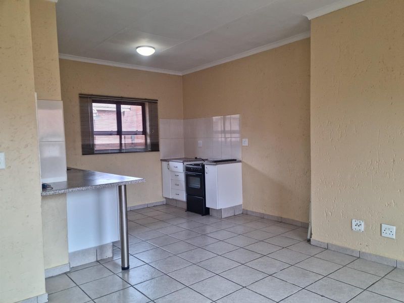 Gorgeous 3 Bedroom Apartment in Amorosa Available to Rent Immediately - Photo 6