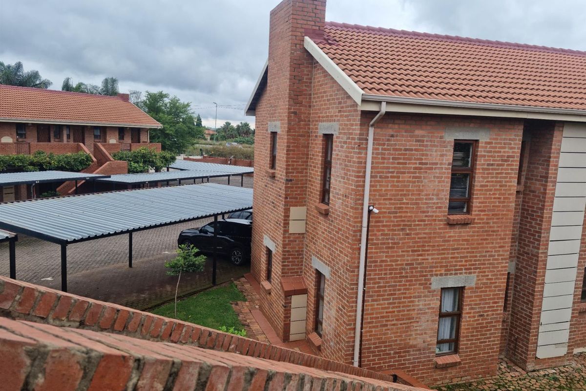 Gorgeous 3 Bedroom Apartment in Amorosa Available to Rent Immediately - Photo 4