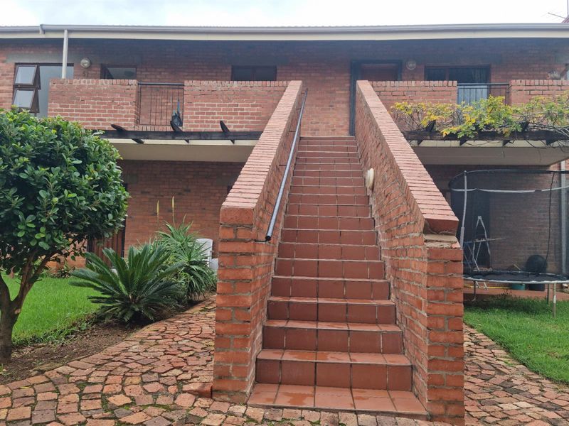 Gorgeous 3 Bedroom Apartment in Amorosa Available to Rent Immediately - Photo 2